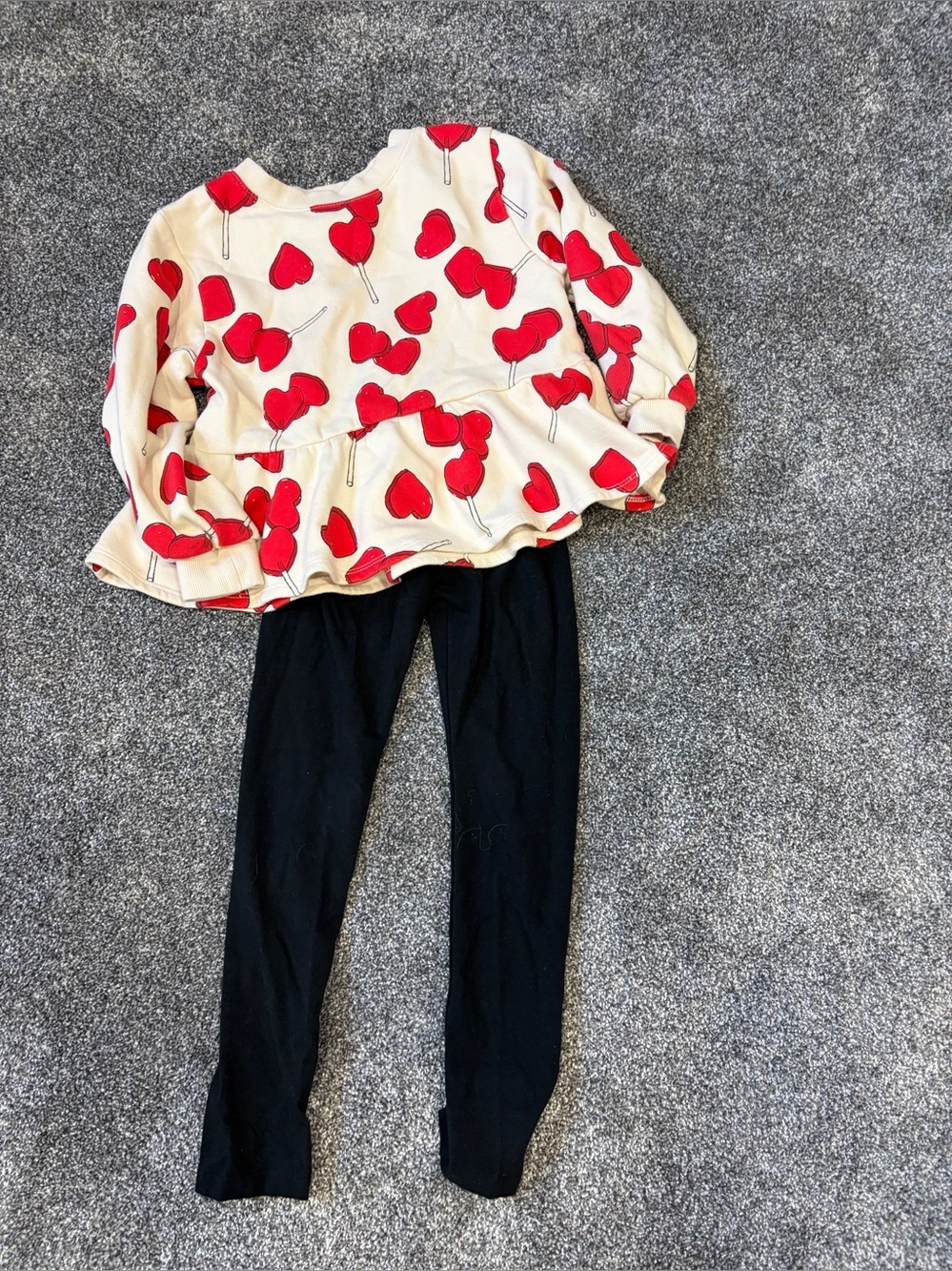 H&M Cream Sweatshirt with Red Heart Lollipop Print and Black Leggings size 5